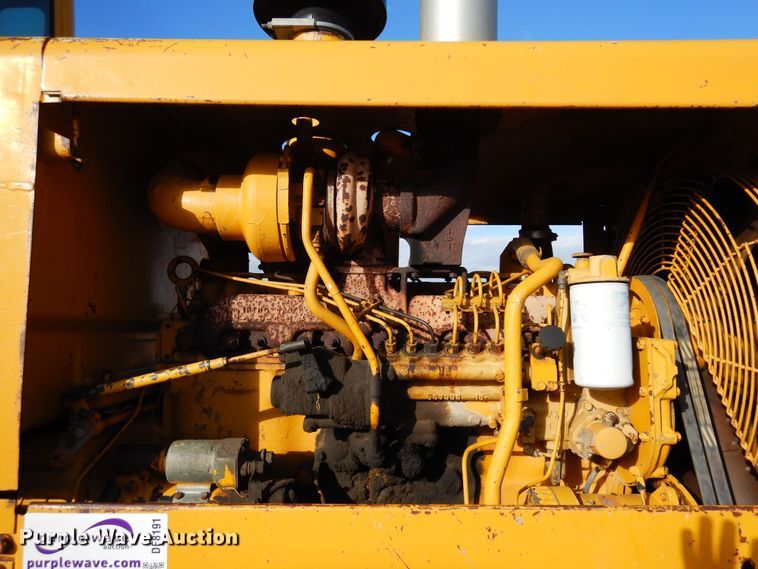 image for item DF8191 1973 Caterpillar 12F  rigid frame motor grader