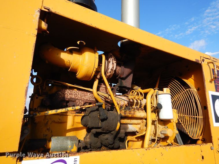 image for item DF8191 1973 Caterpillar 12F  rigid frame motor grader