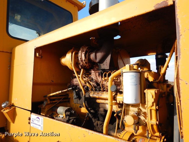 image for item DF8191 1973 Caterpillar 12F  rigid frame motor grader