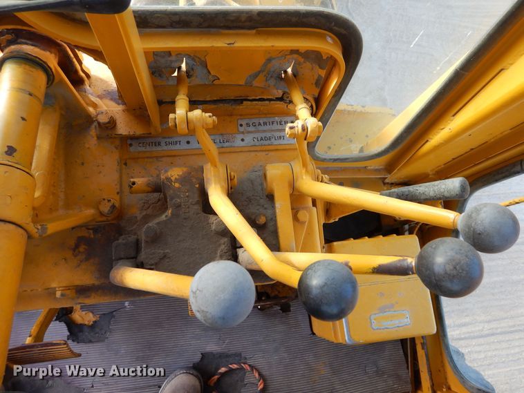 image for item DF8191 1973 Caterpillar 12F  rigid frame motor grader