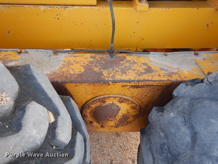 image for item DF8191 1973 Caterpillar 12F  rigid frame motor grader