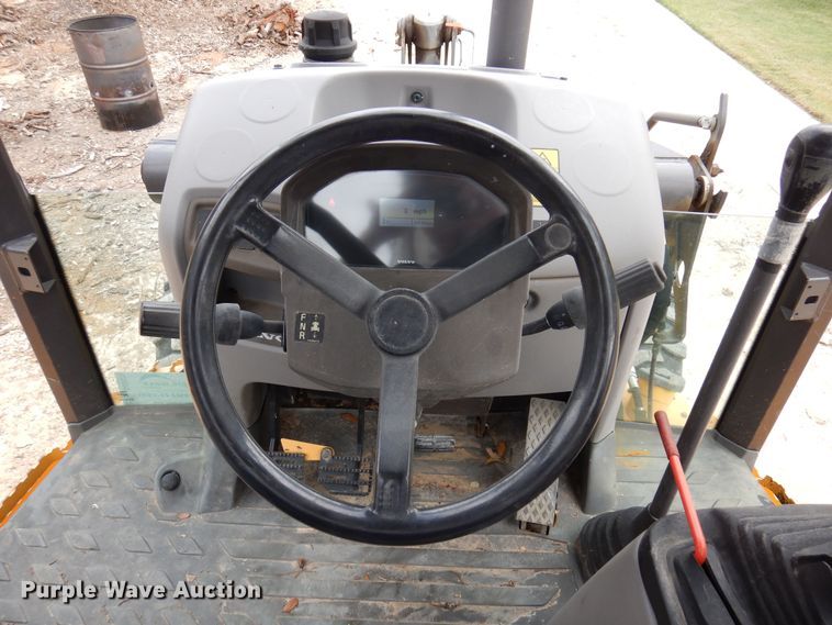 image for item DJ0825 2013 Volvo BL60B  backhoe