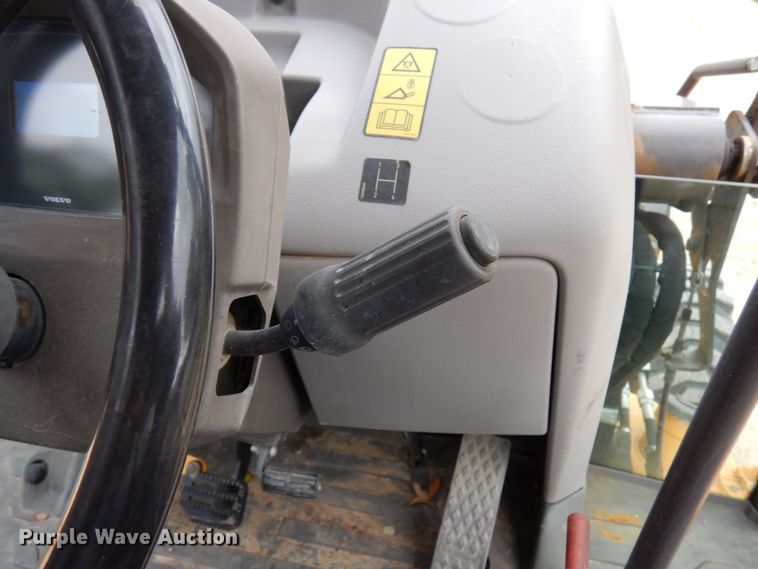 image for item DJ0825 2013 Volvo BL60B  backhoe