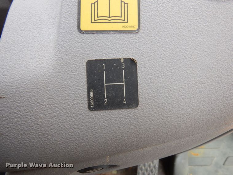 image for item DJ0825 2013 Volvo BL60B  backhoe