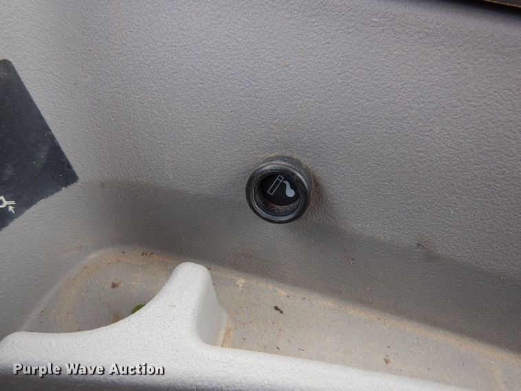 image for item DJ0825 2013 Volvo BL60B  backhoe