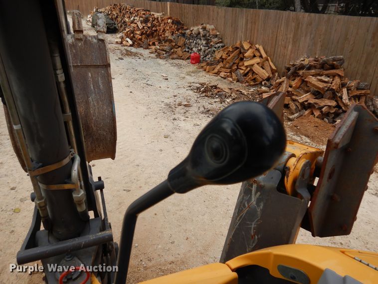 image for item DJ0825 2013 Volvo BL60B  backhoe