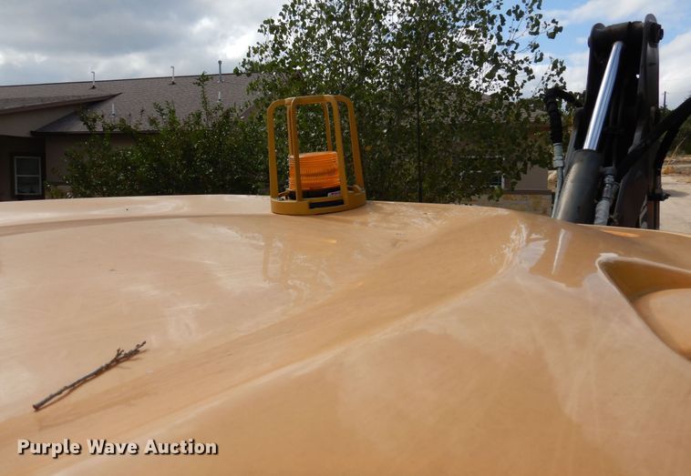 image for item DJ0825 2013 Volvo BL60B  backhoe