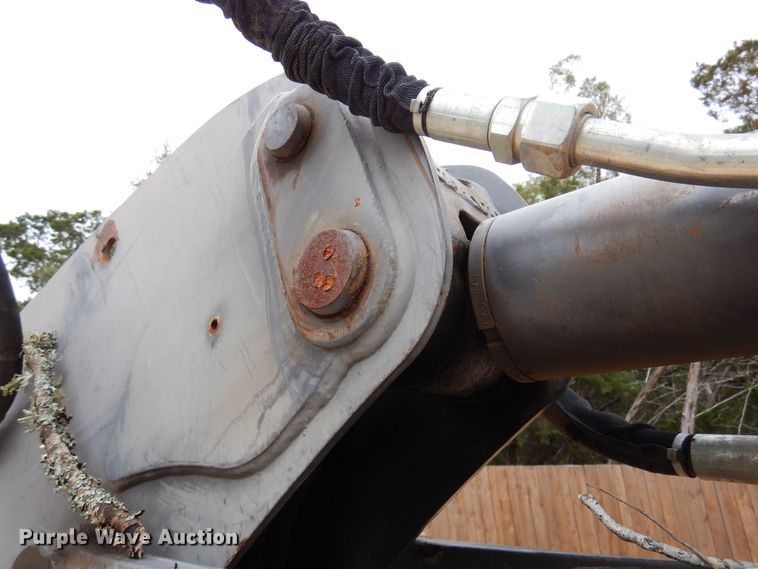 image for item DJ0825 2013 Volvo BL60B  backhoe