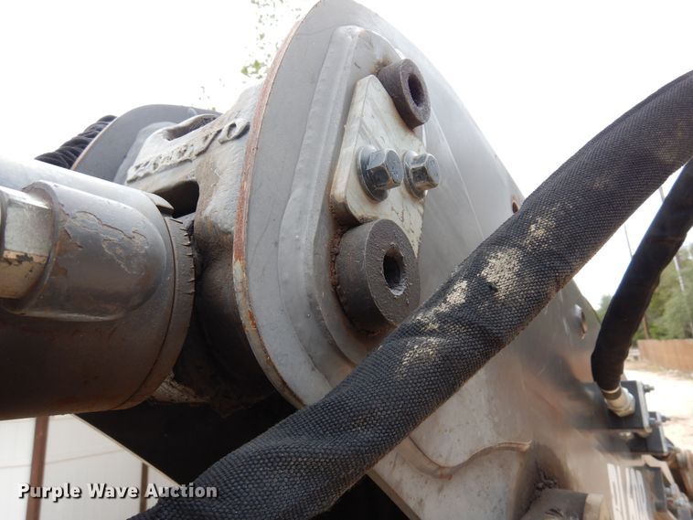 image for item DJ0825 2013 Volvo BL60B  backhoe