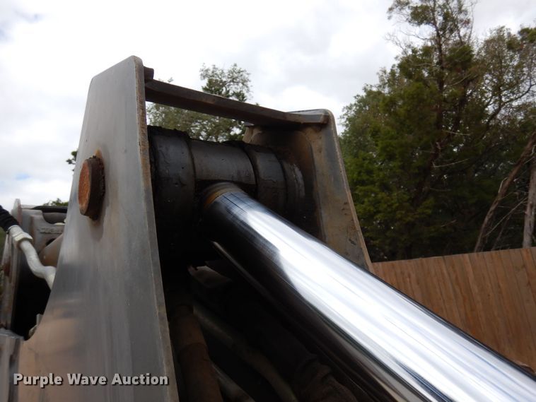 image for item DJ0825 2013 Volvo BL60B  backhoe