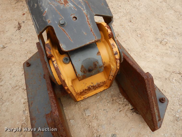 image for item DJ0825 2013 Volvo BL60B  backhoe