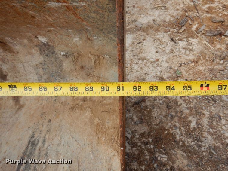 image for item DJ0825 2013 Volvo BL60B  backhoe