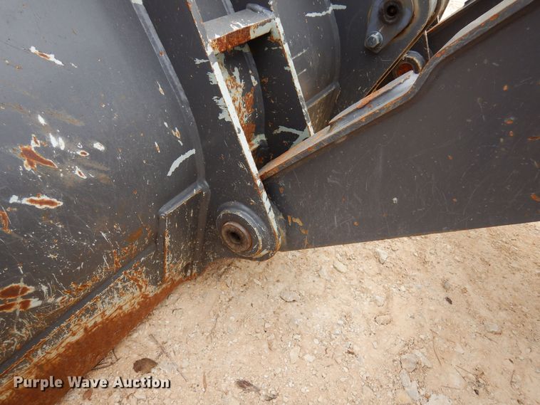 image for item DJ0825 2013 Volvo BL60B  backhoe