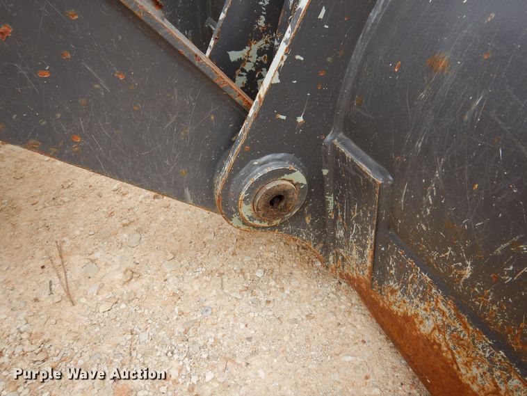 image for item DJ0825 2013 Volvo BL60B  backhoe