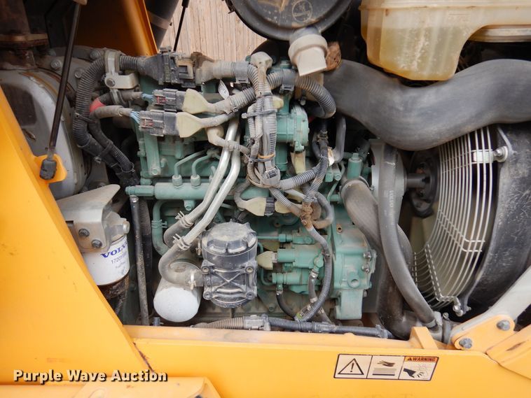 image for item DJ0825 2013 Volvo BL60B  backhoe