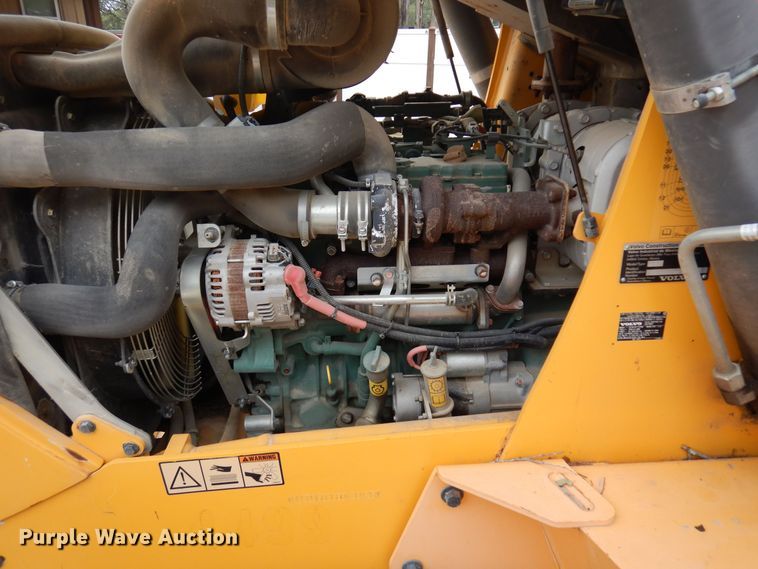 image for item DJ0825 2013 Volvo BL60B  backhoe