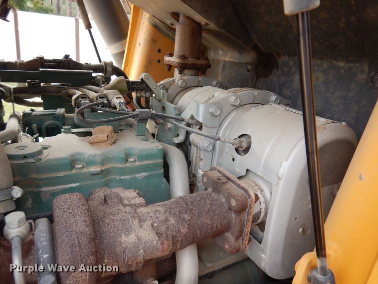 image for item DJ0825 2013 Volvo BL60B  backhoe