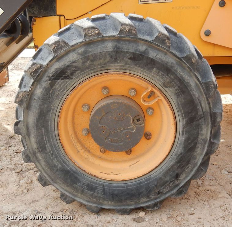 image for item DJ0825 2013 Volvo BL60B  backhoe