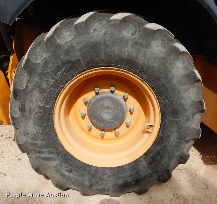 image for item DJ0825 2013 Volvo BL60B  backhoe