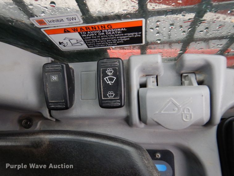 image for item DK2048 2013 Kubota SVL75-2  tracked skid steer loader