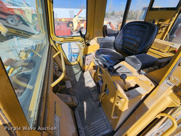 image for item DL6604 1993 Caterpillar 973  track loader