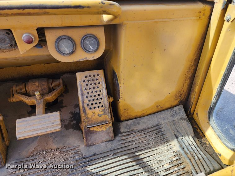 image for item DL6604 1993 Caterpillar 973  track loader