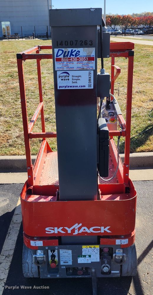 image for item DM4791 Skyjack SJ12  scissor lift