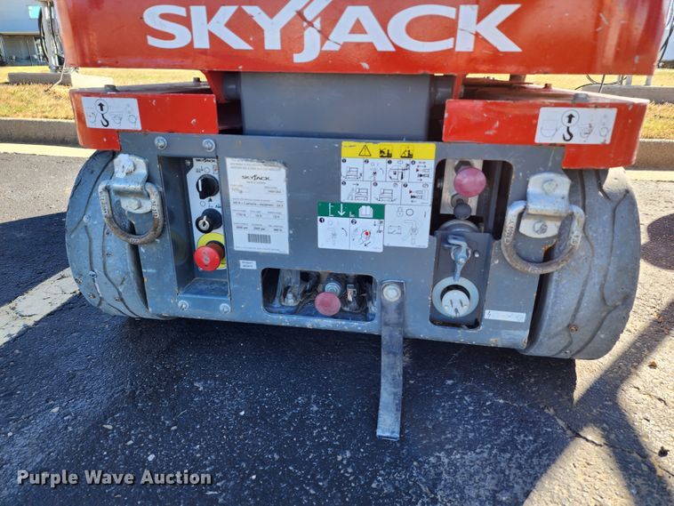 image for item DM4791 Skyjack SJ12  scissor lift