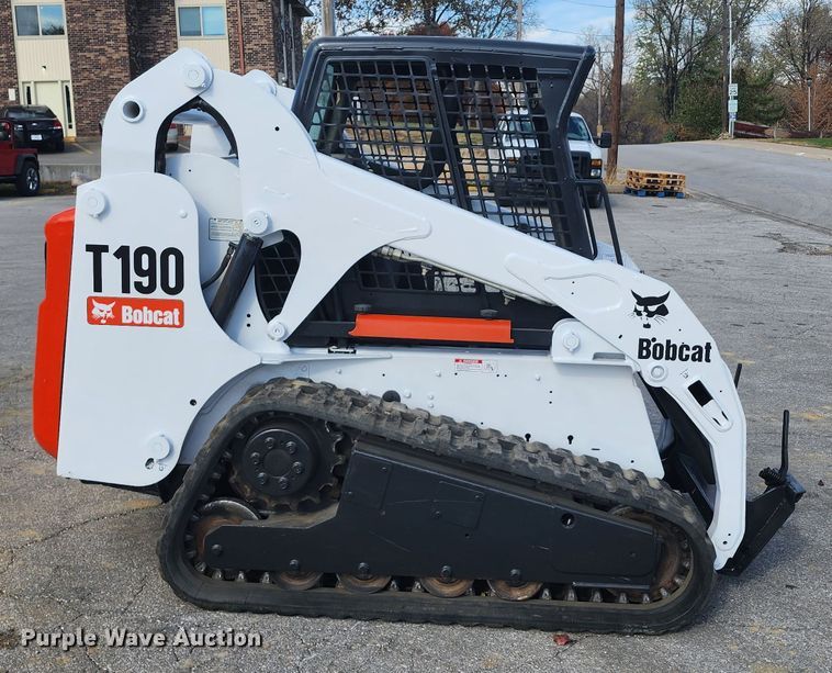 image for item DM4845 2007 Bobcat T190  tracked skid steer loader