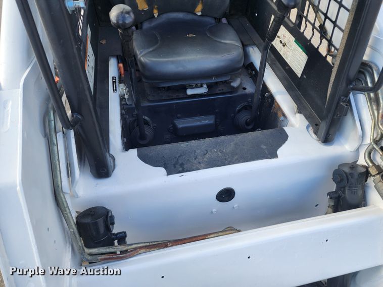 image for item DM4845 2007 Bobcat T190  tracked skid steer loader