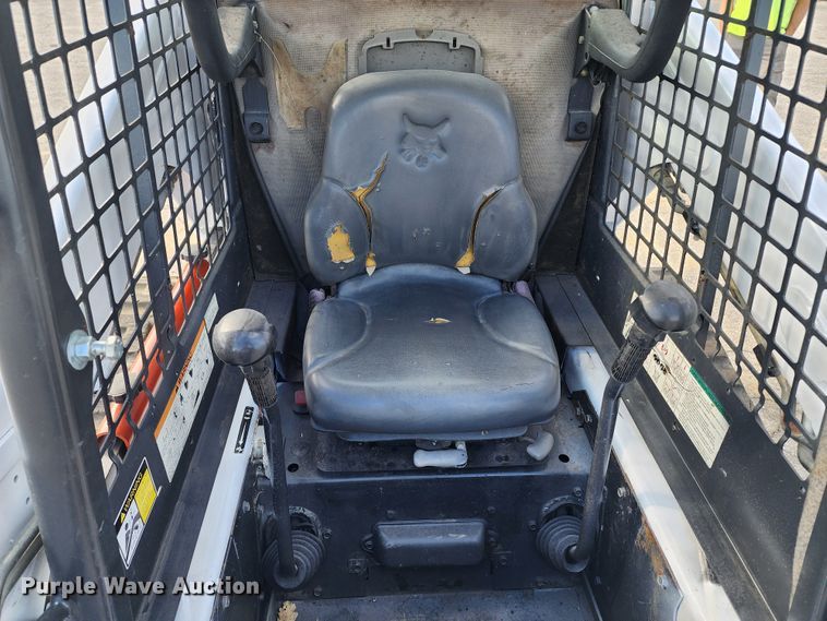 image for item DM4845 2007 Bobcat T190  tracked skid steer loader
