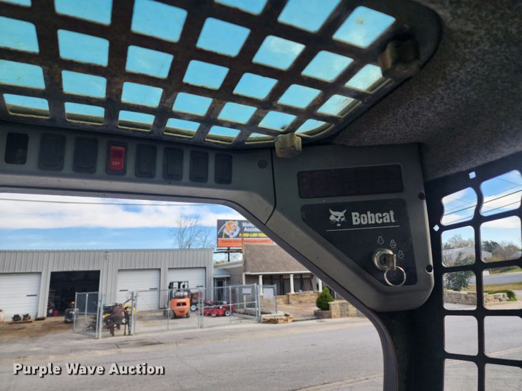 image for item DM4845 2007 Bobcat T190  tracked skid steer loader