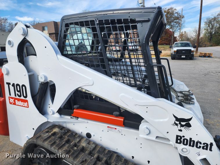 image for item DM4845 2007 Bobcat T190  tracked skid steer loader