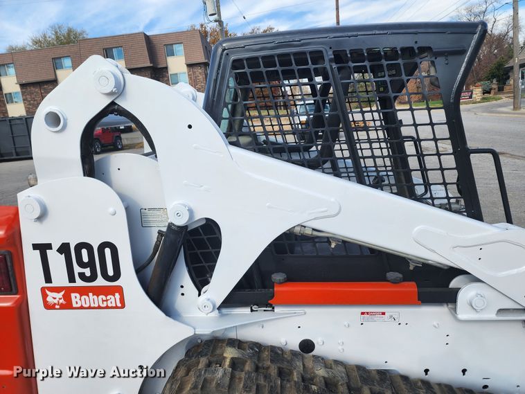 image for item DM4845 2007 Bobcat T190  tracked skid steer loader