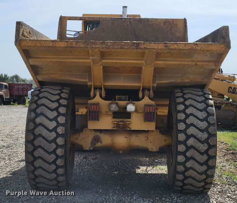 image for item DM8065 1995 Caterpillar D20D  haul truck