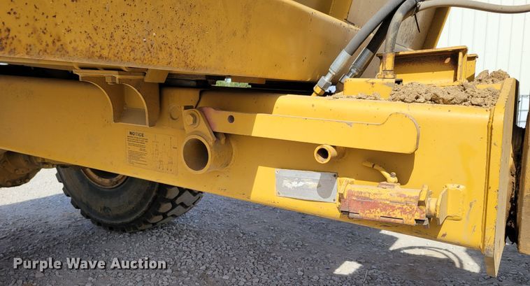 image for item DM8065 1995 Caterpillar D20D  haul truck