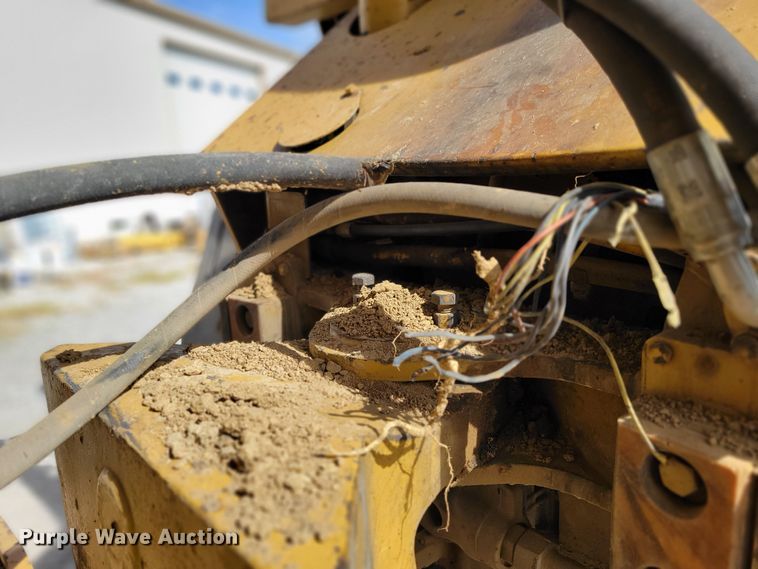 image for item DM8065 1995 Caterpillar D20D  haul truck