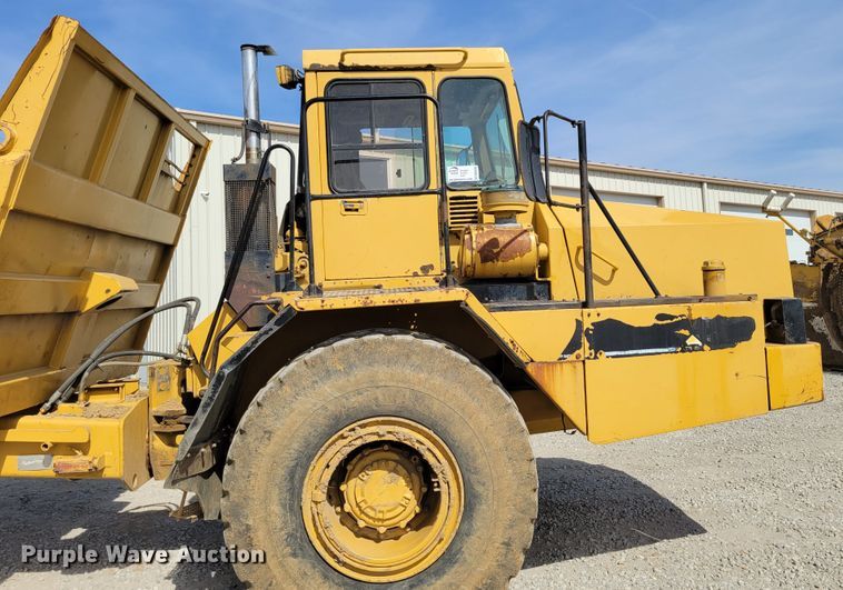 image for item DM8065 1995 Caterpillar D20D  haul truck