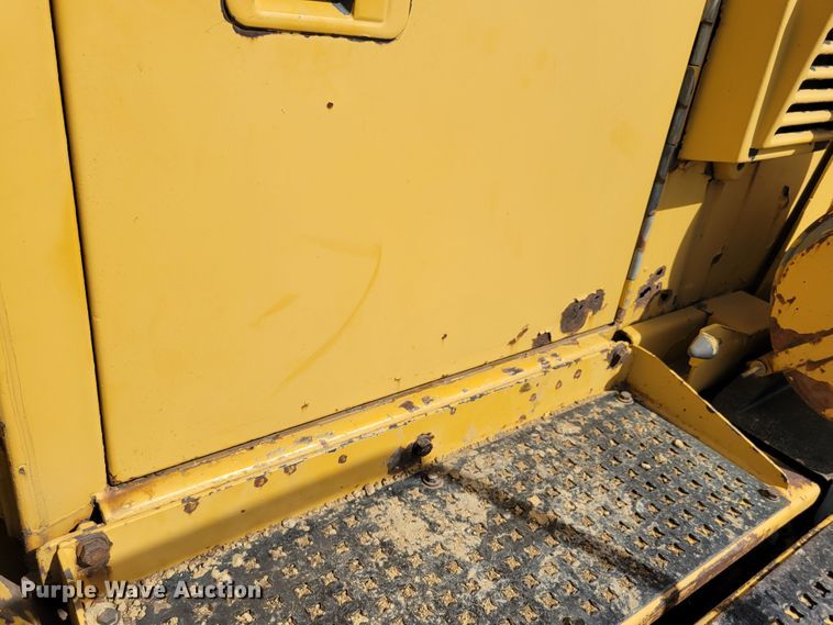 image for item DM8065 1995 Caterpillar D20D  haul truck