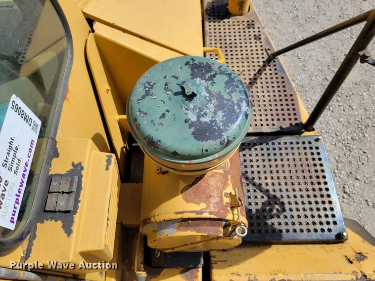 image for item DM8065 1995 Caterpillar D20D  haul truck