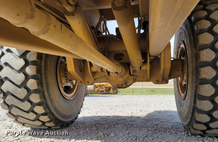 image for item DM8065 1995 Caterpillar D20D  haul truck