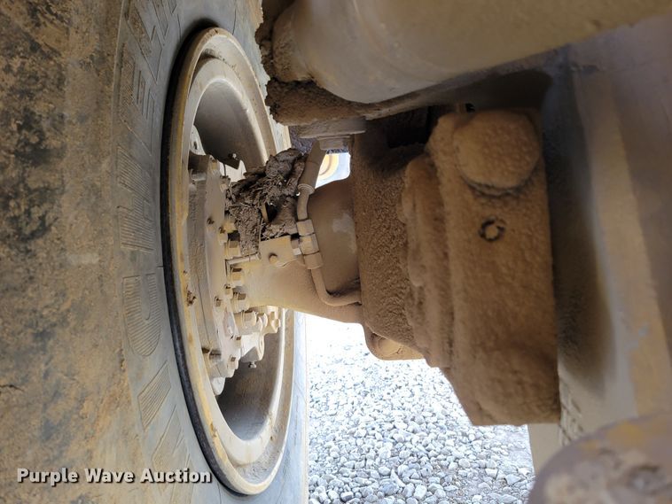 image for item DM8065 1995 Caterpillar D20D  haul truck