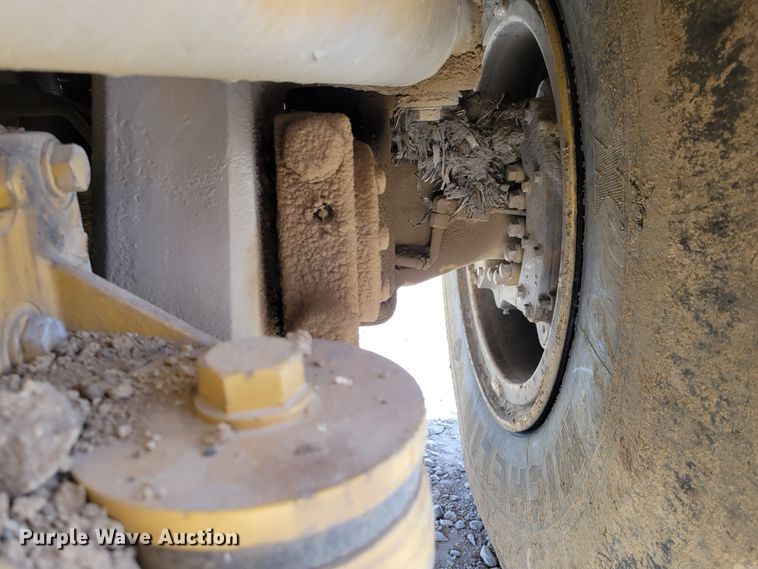 image for item DM8065 1995 Caterpillar D20D  haul truck