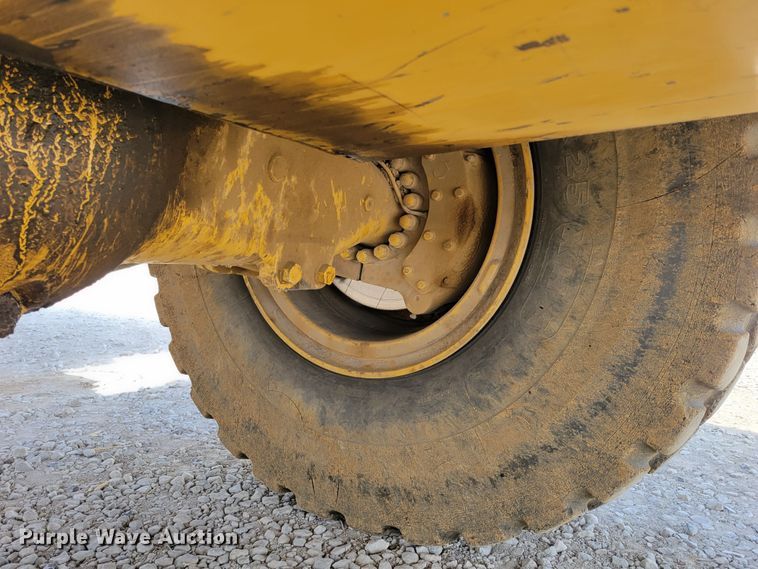 image for item DM8065 1995 Caterpillar D20D  haul truck