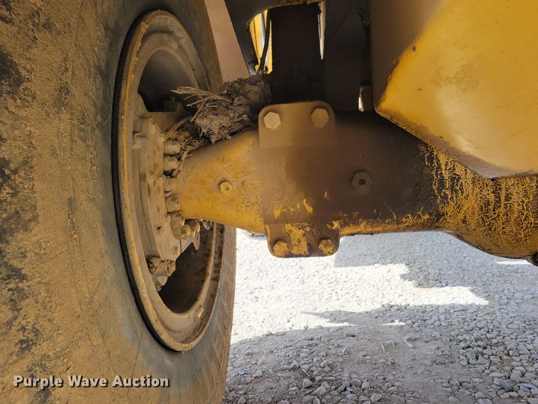 image for item DM8065 1995 Caterpillar D20D  haul truck