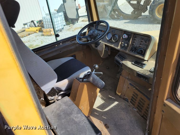 image for item DM8065 1995 Caterpillar D20D  haul truck