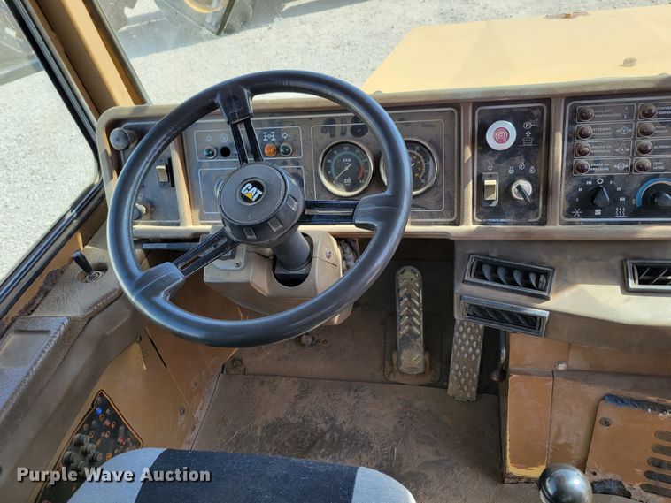 image for item DM8065 1995 Caterpillar D20D  haul truck