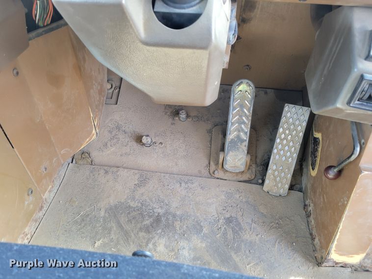 image for item DM8065 1995 Caterpillar D20D  haul truck