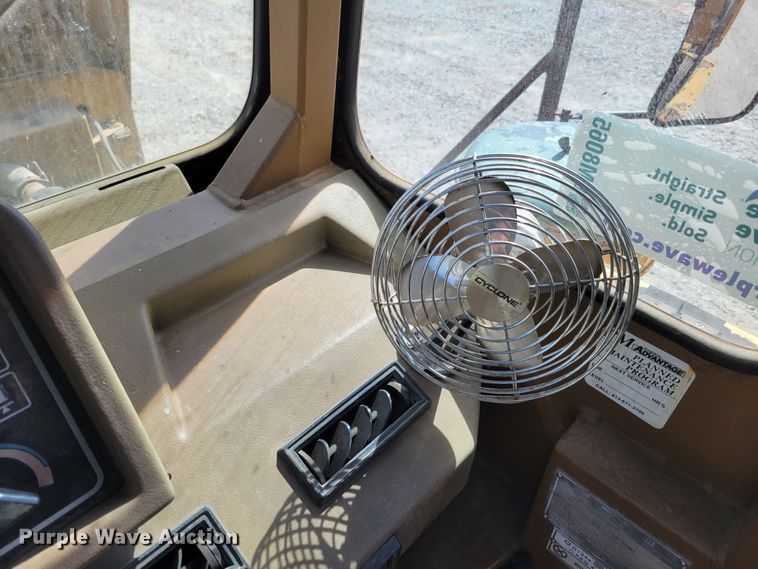 image for item DM8065 1995 Caterpillar D20D  haul truck