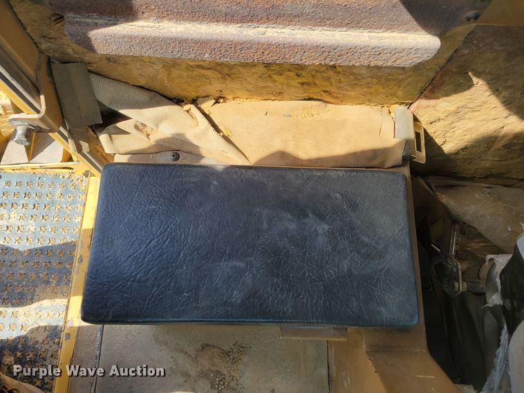 image for item DM8065 1995 Caterpillar D20D  haul truck